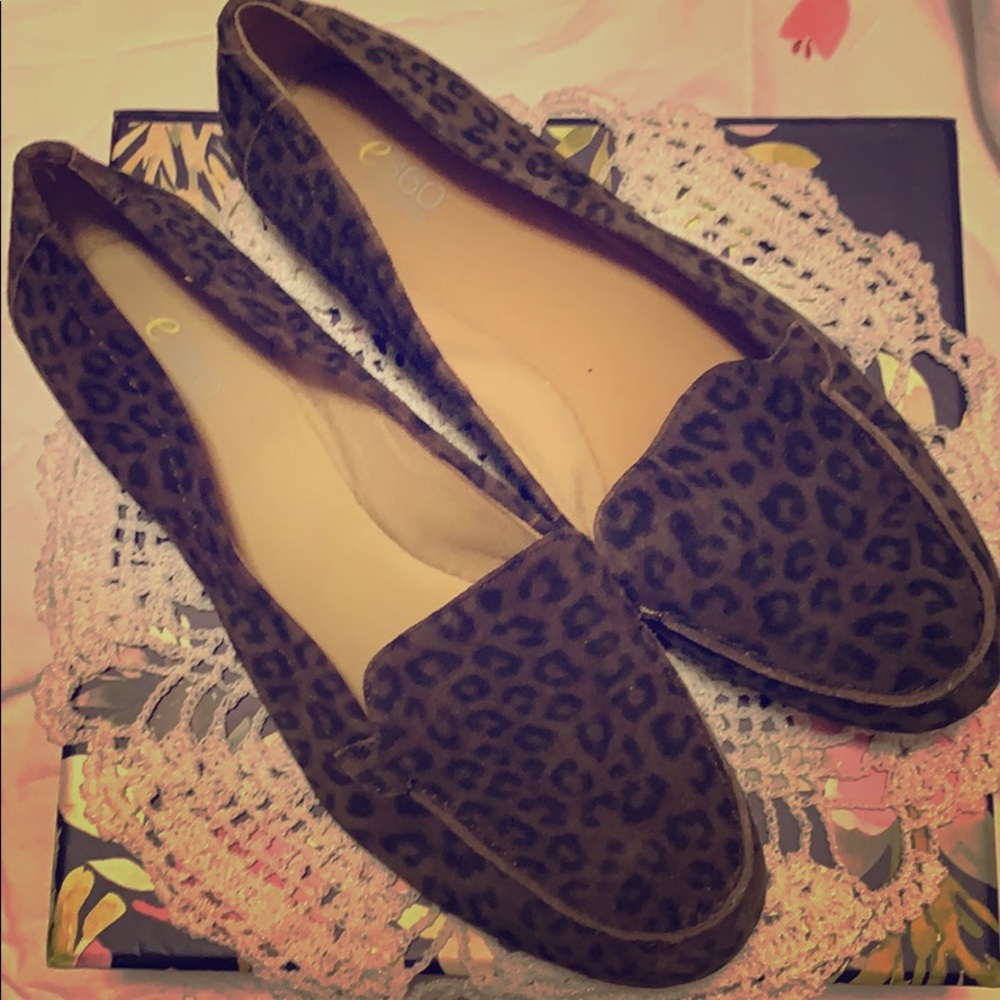 Easy Spirit animal print  slip on loafers